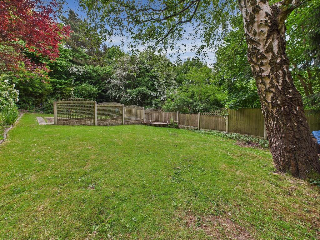 CAM04273G0-PR0129...