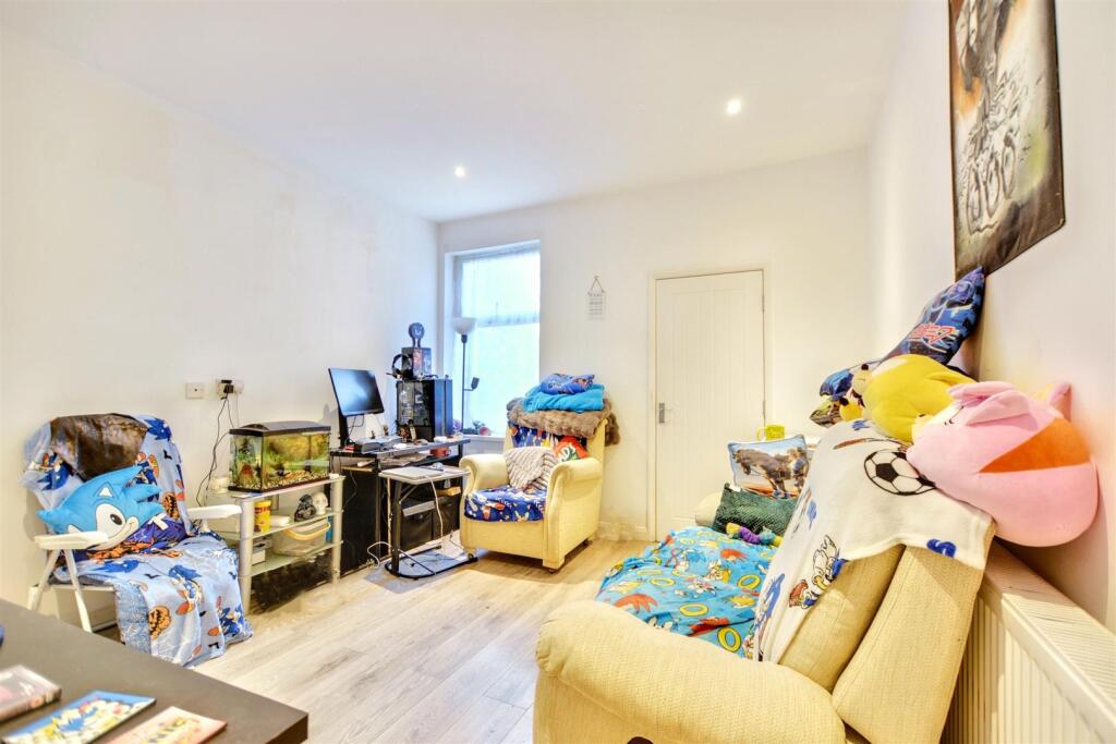 Sitting Room_2.jpeg