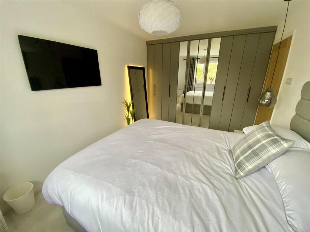 Bramleys Estate Agents - Fernhurst Road - Mirfield