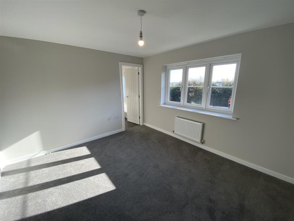 Bedroom 1.jpeg