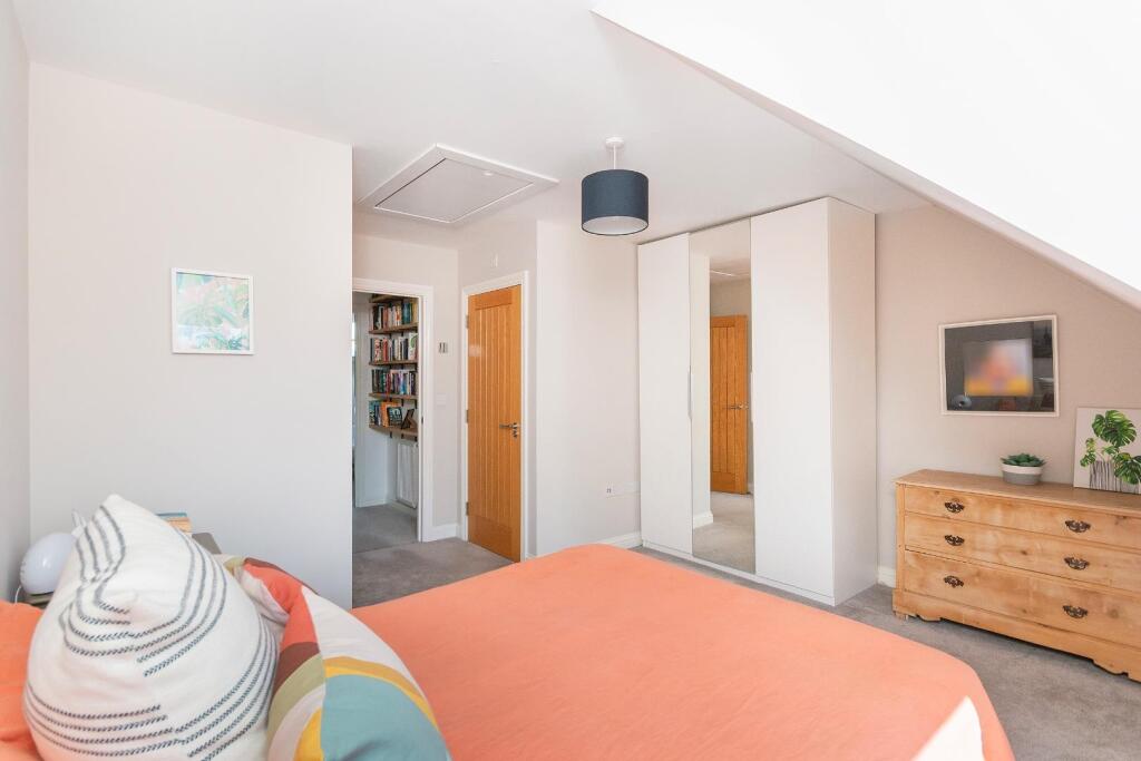 0S7FRBR - Bedroom G.jpg