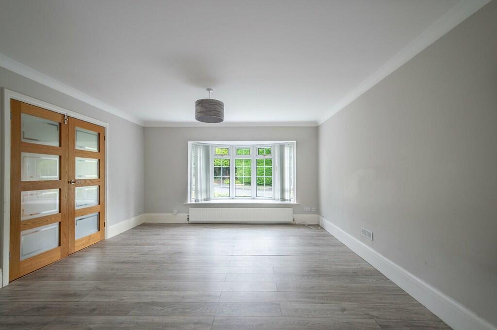 10 Falmouth Garde...