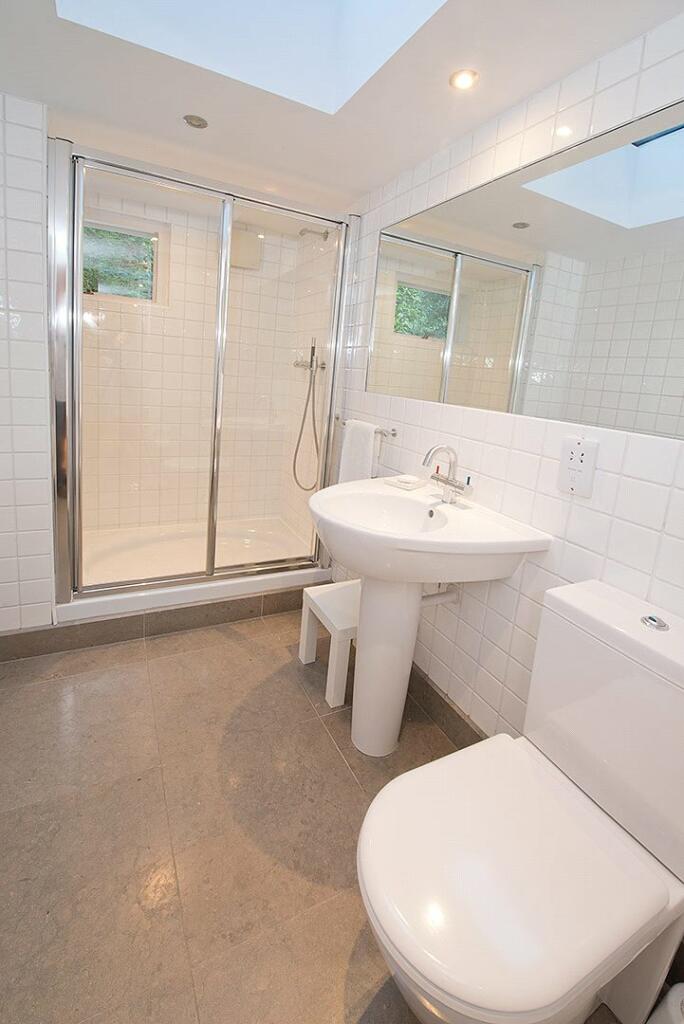 Shower/Guest Clk