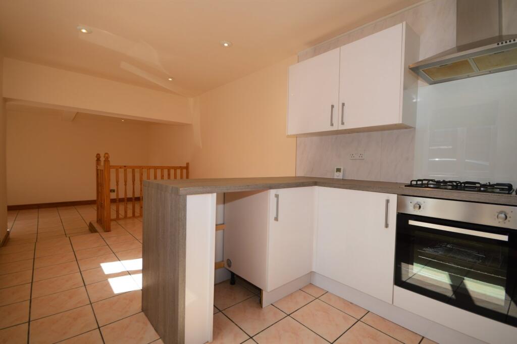 Kitchen,dining Area