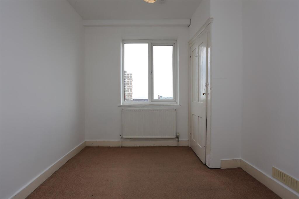 24 Upper North Street Empty Bedroom 2 (1).JPG