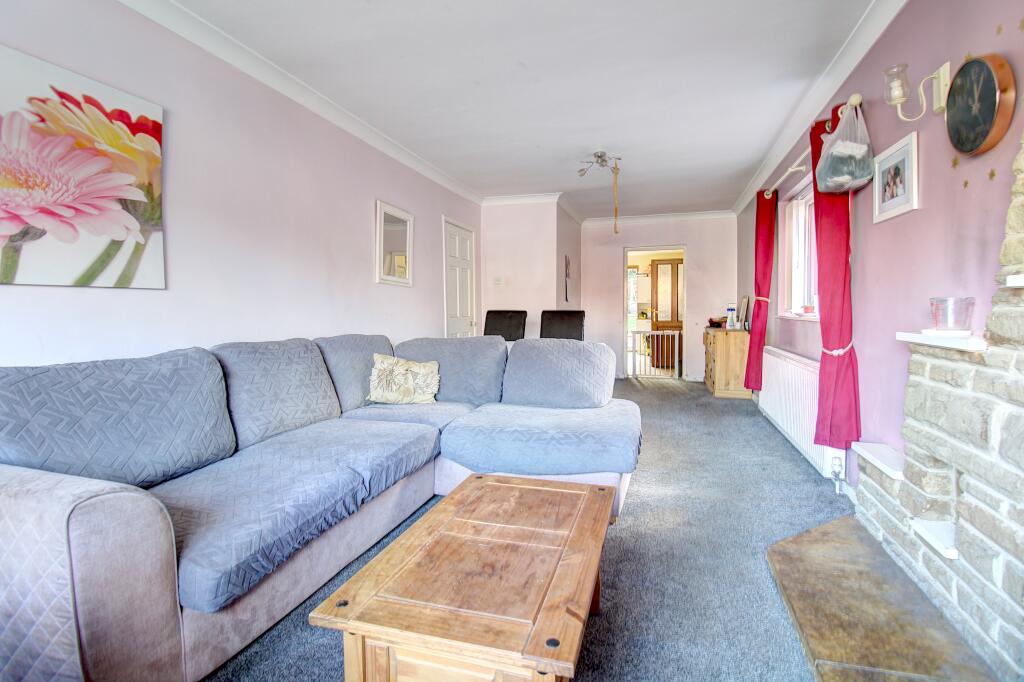 Lounge (alt view)