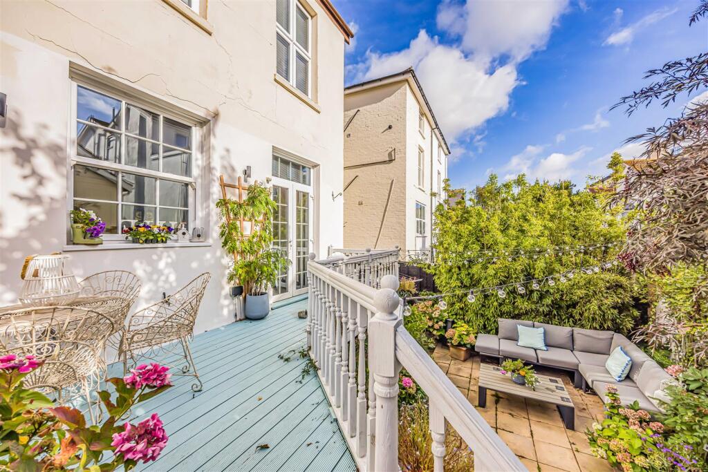 10 Kenilworth Road, Southsea-Smalll-PorticoMarketi