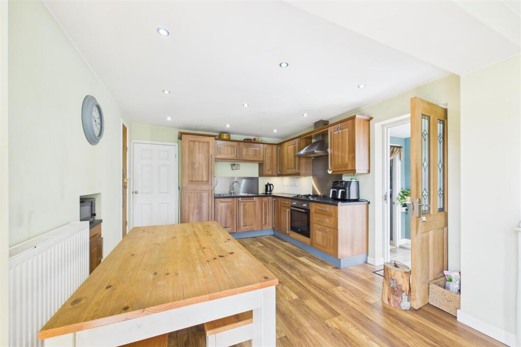 Kitchen Dining Area