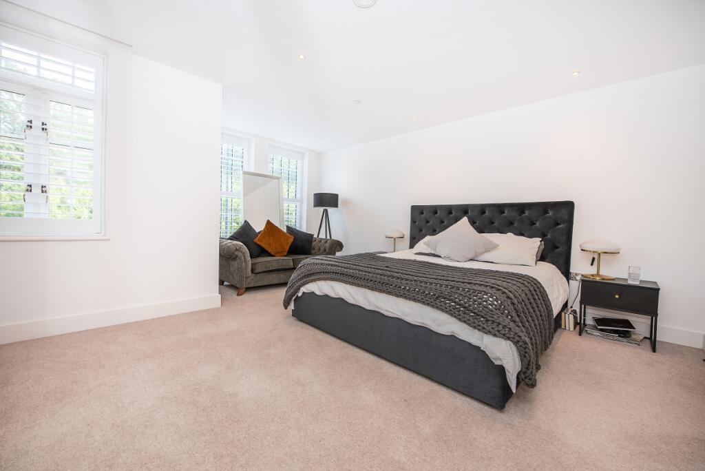 Principal bedroom