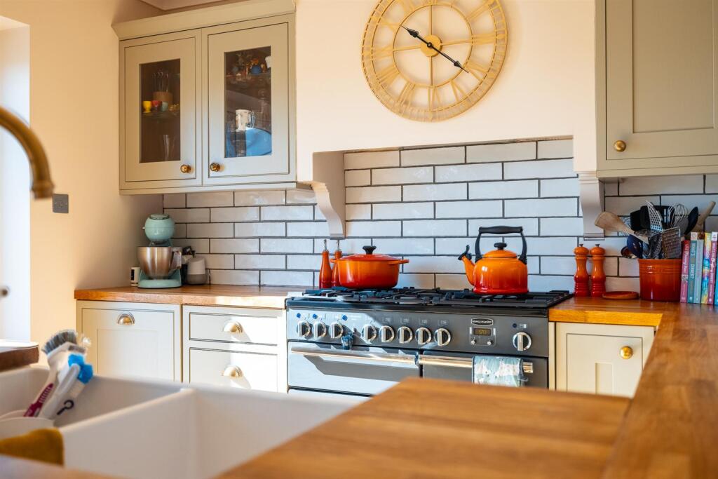 5 Axholme Close-48.jpg