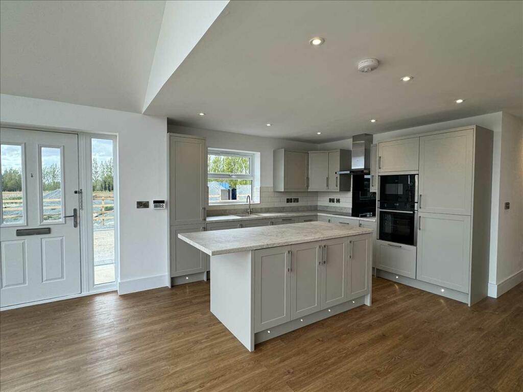 LIVING KITCHEN