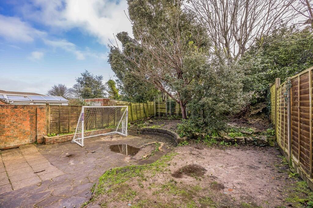 13 Beaufort Road,...