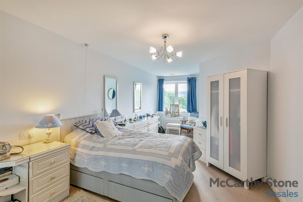 8659918-interior01.jpg