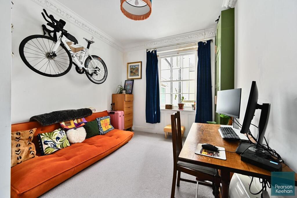 Flt 1, 27 Norfolk Square, BN1 (10).jpg