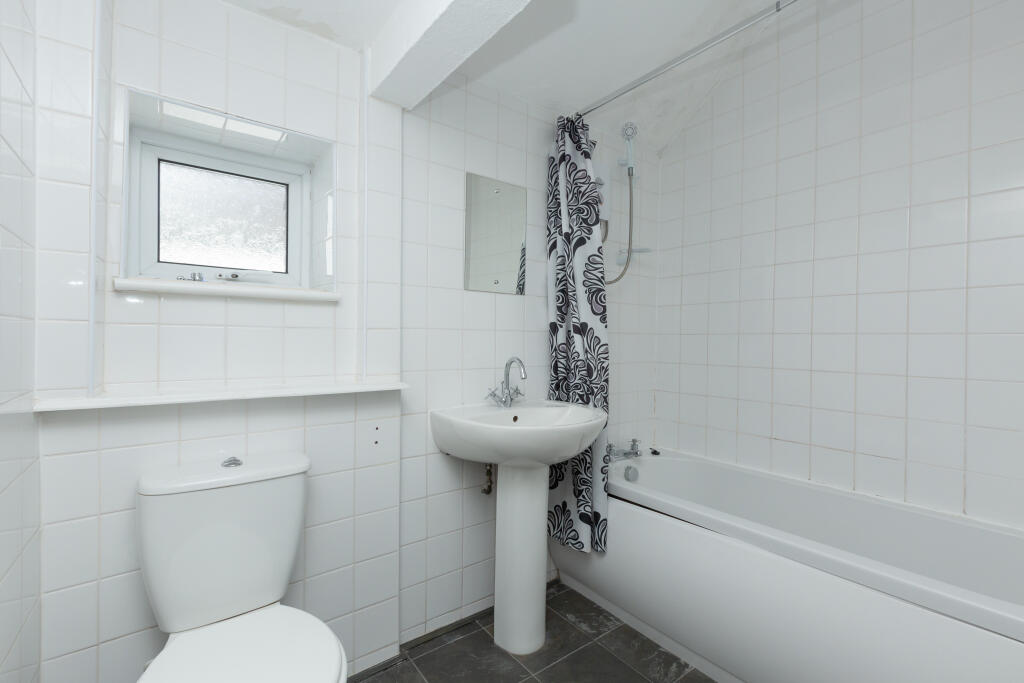 general Flat 3, 12 C