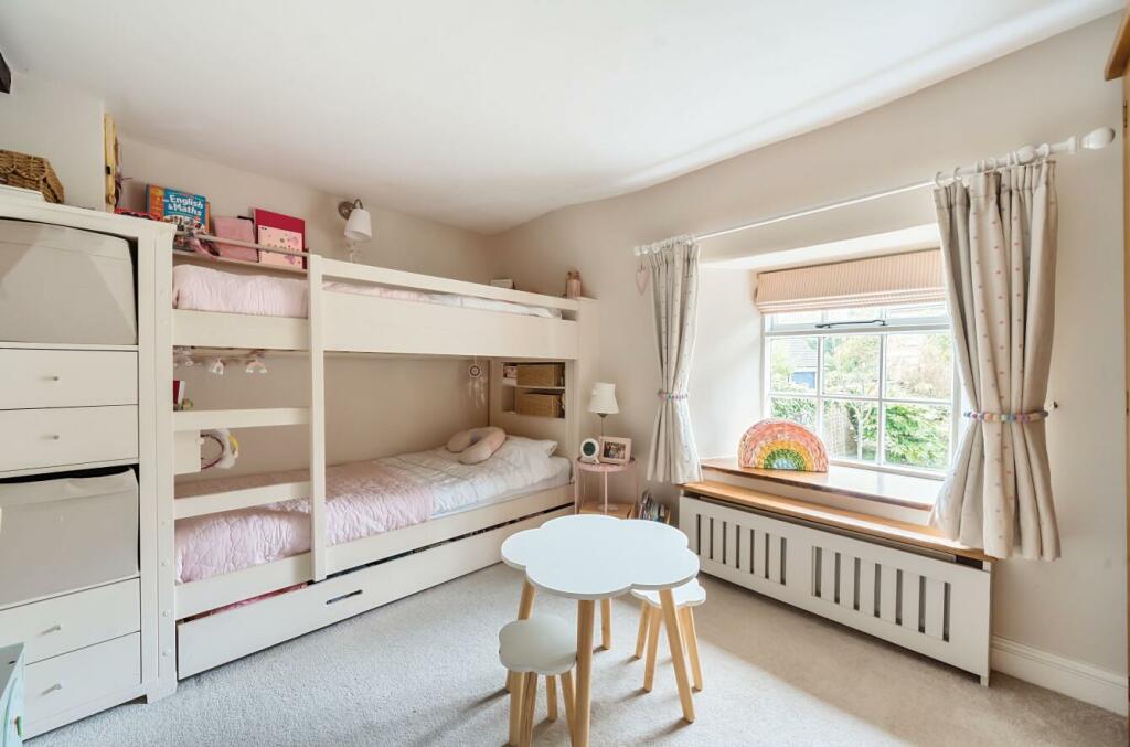23 Main Road, Crick
