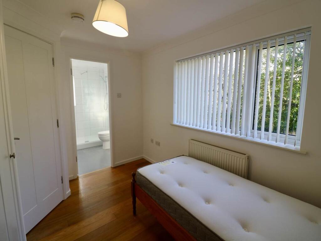 First floor rear bedroom