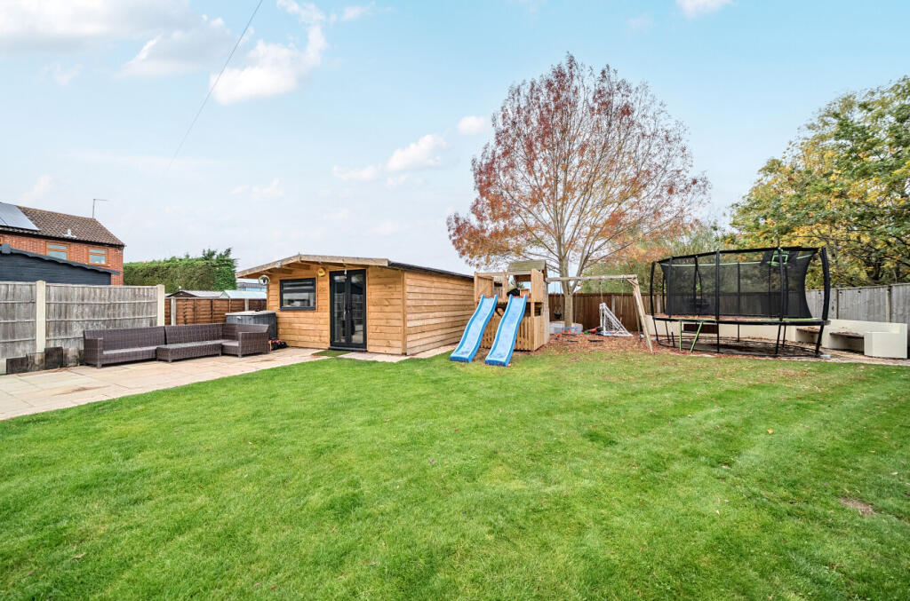 1370618-3-68fa2a6...