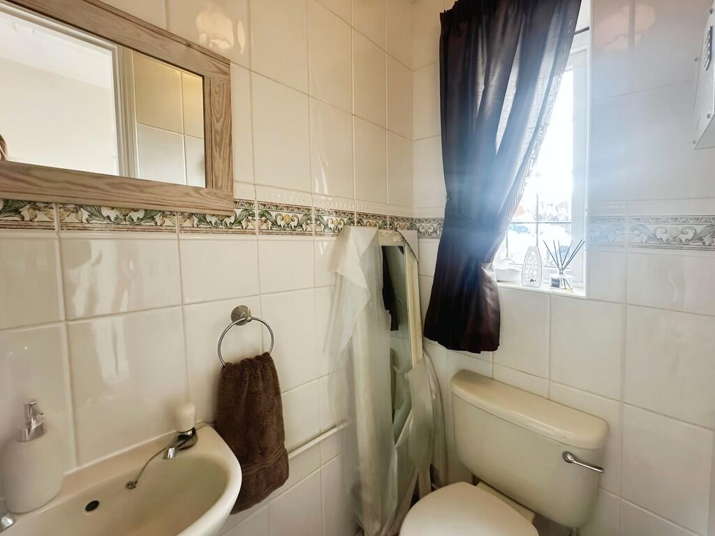 38d7d4f6-WhatsApp...