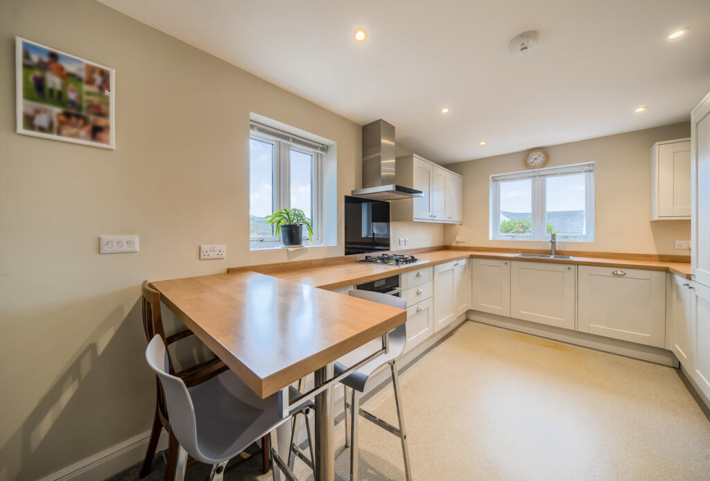 1366056-9-68ee62d...