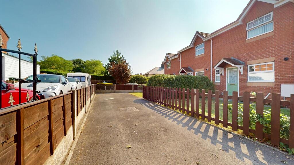 Bourne Gardens Driveway