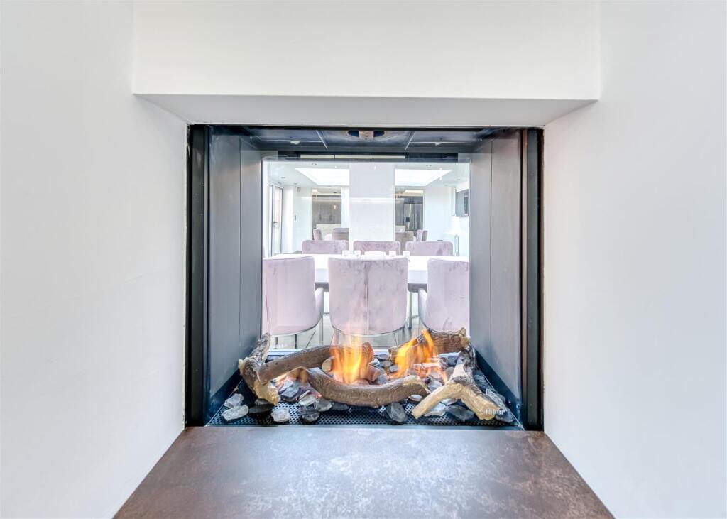 37 Deaconsfield-dining3.jpg