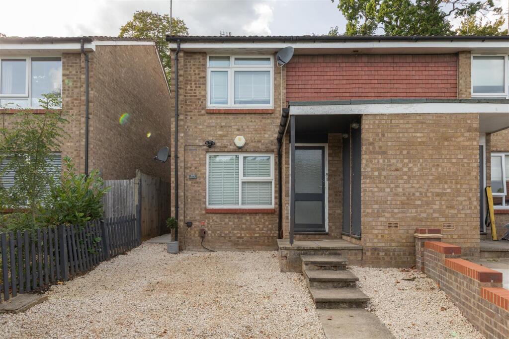 Fosters Close, E18