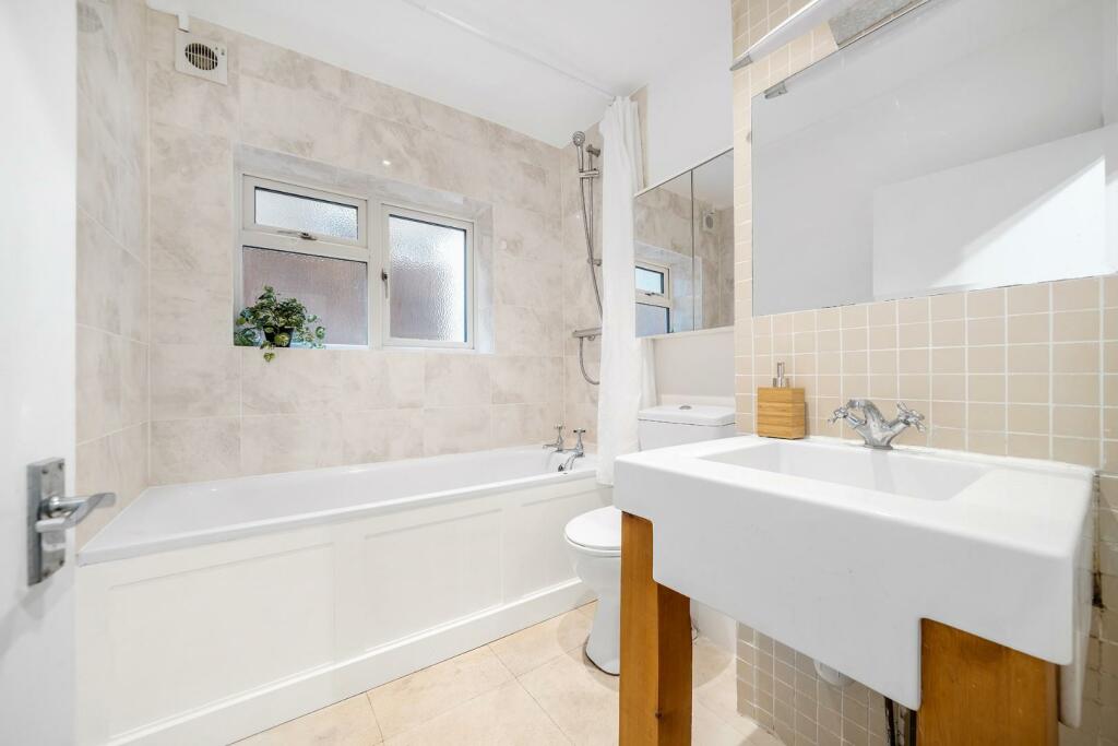 Bathroom.JPG