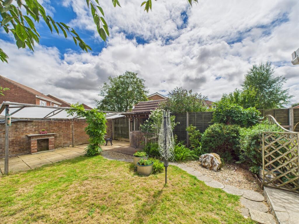 CAM02023G0-PR0155-STILL028