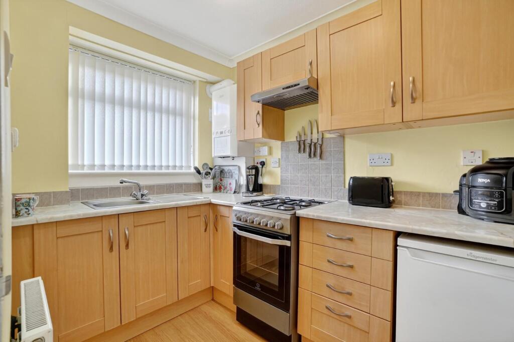 19a allanpark street, largs _07.jpg