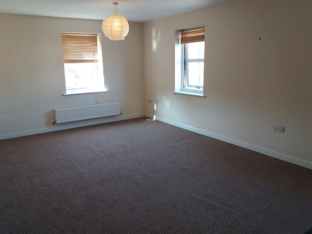 darwin living room 2.jpg