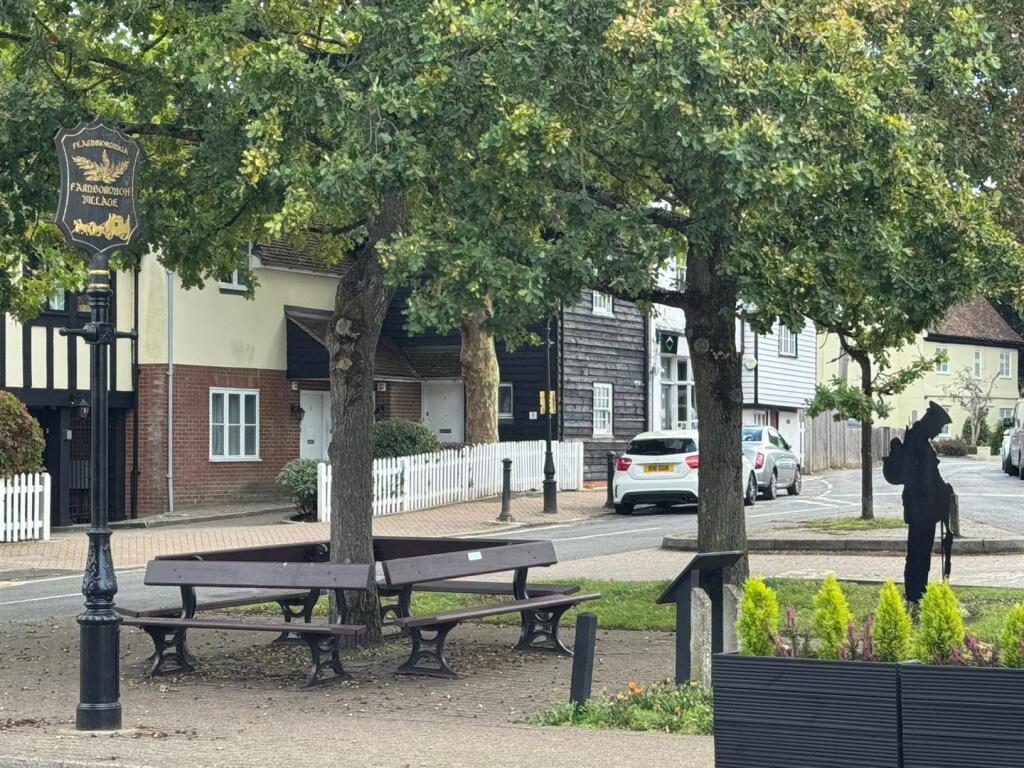 farnborough village.jpg