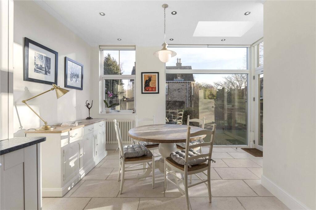 27 Falcon Gardens 15