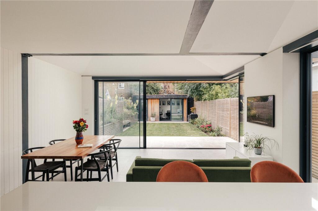 Kitchen/Dining
