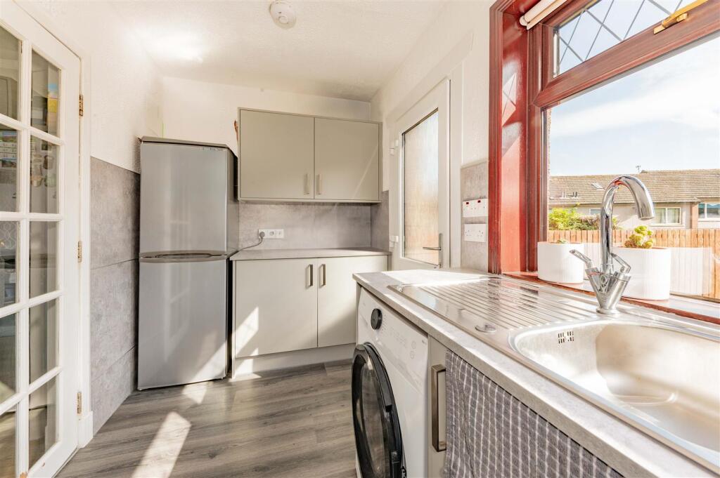 357F Charleston Drive Dundee-2.JPG