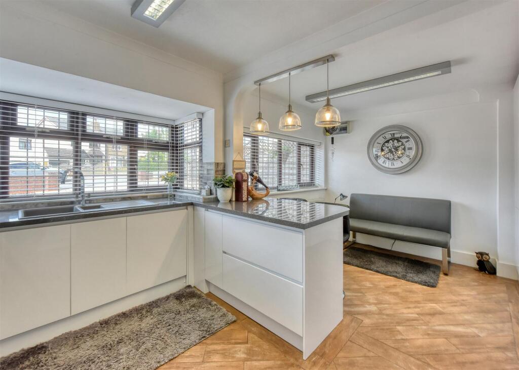 51 Sedgley Road-Kitchen (2).jpg