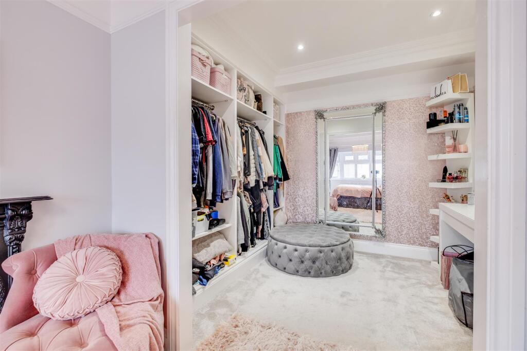 Talbot Dressing Room / Bedroom 4