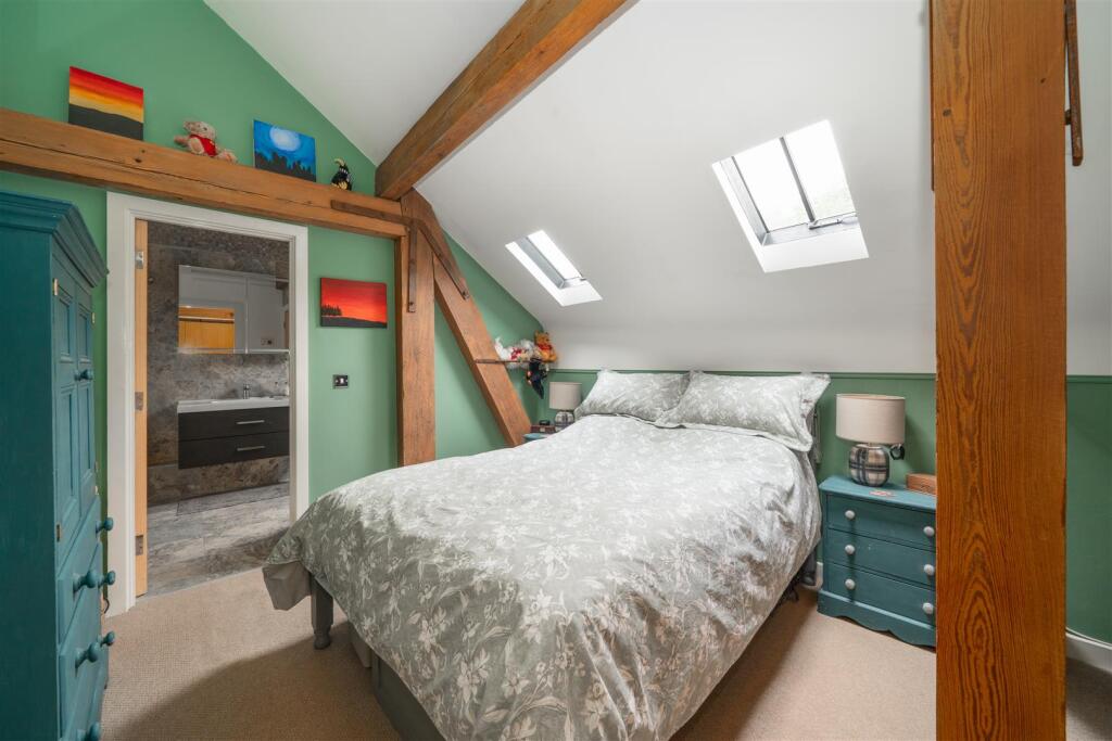 Bedroom1-4.jpg