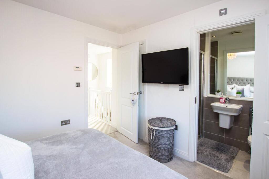 Inveraray Avenue (7).jpg