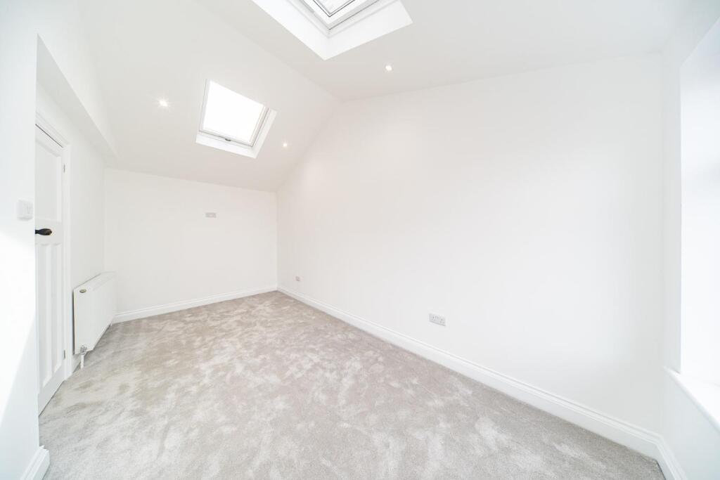 6 stanley crescent sitting room.jpg