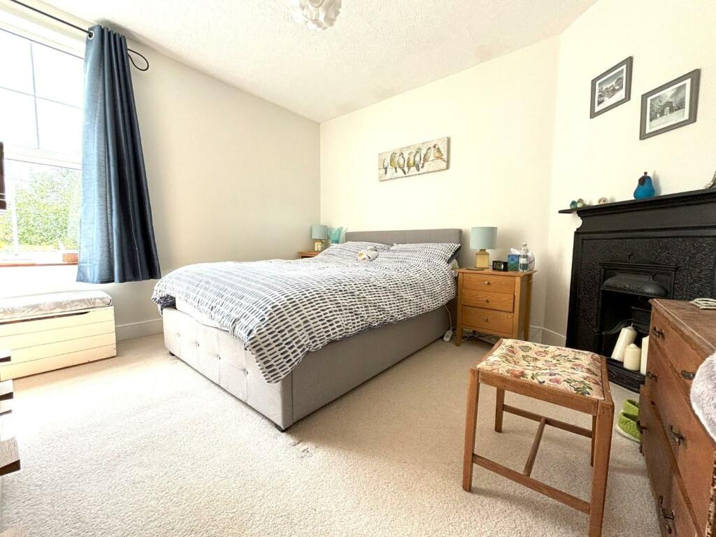 Bedroom 1.jpg