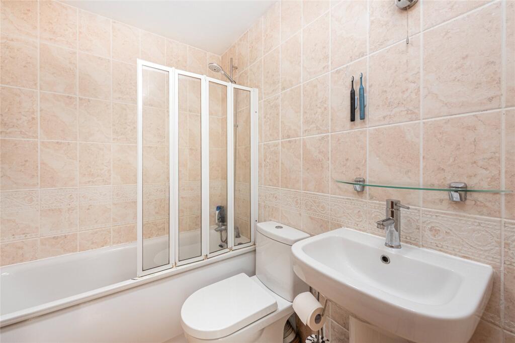 En Suite Bathroom