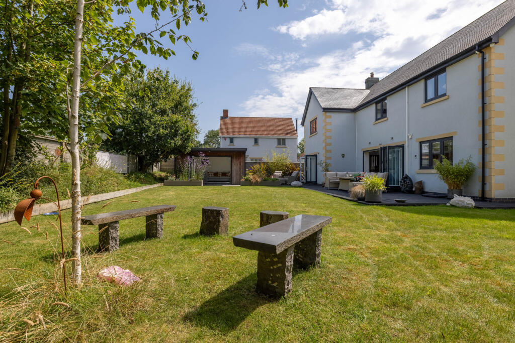 4 Old Nursery Gardens, Ashcott-32