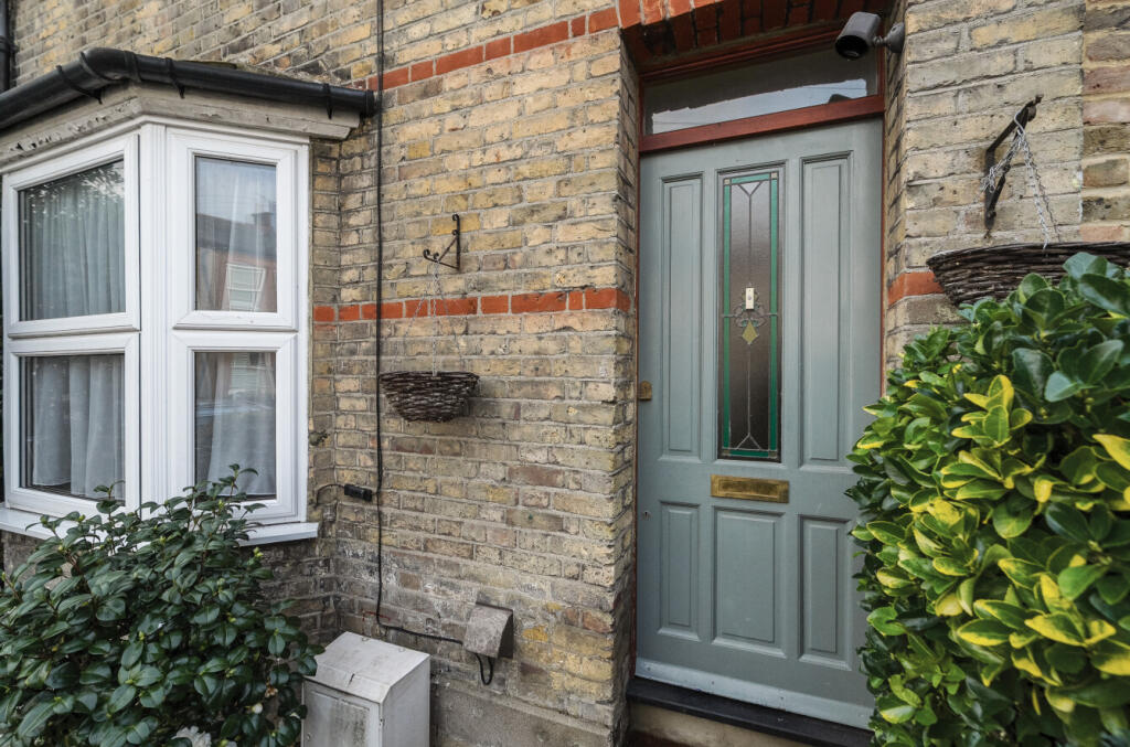 1394972-16-694974...