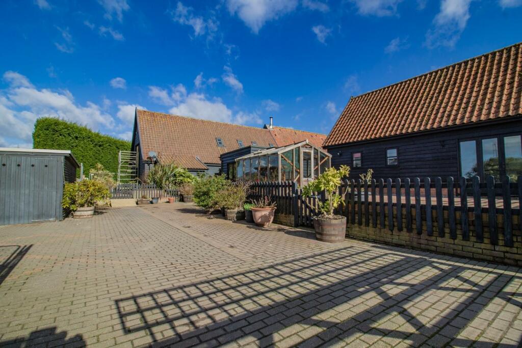 Clamp Farm Barn Cottage [Rear Elevation] 01.jpg