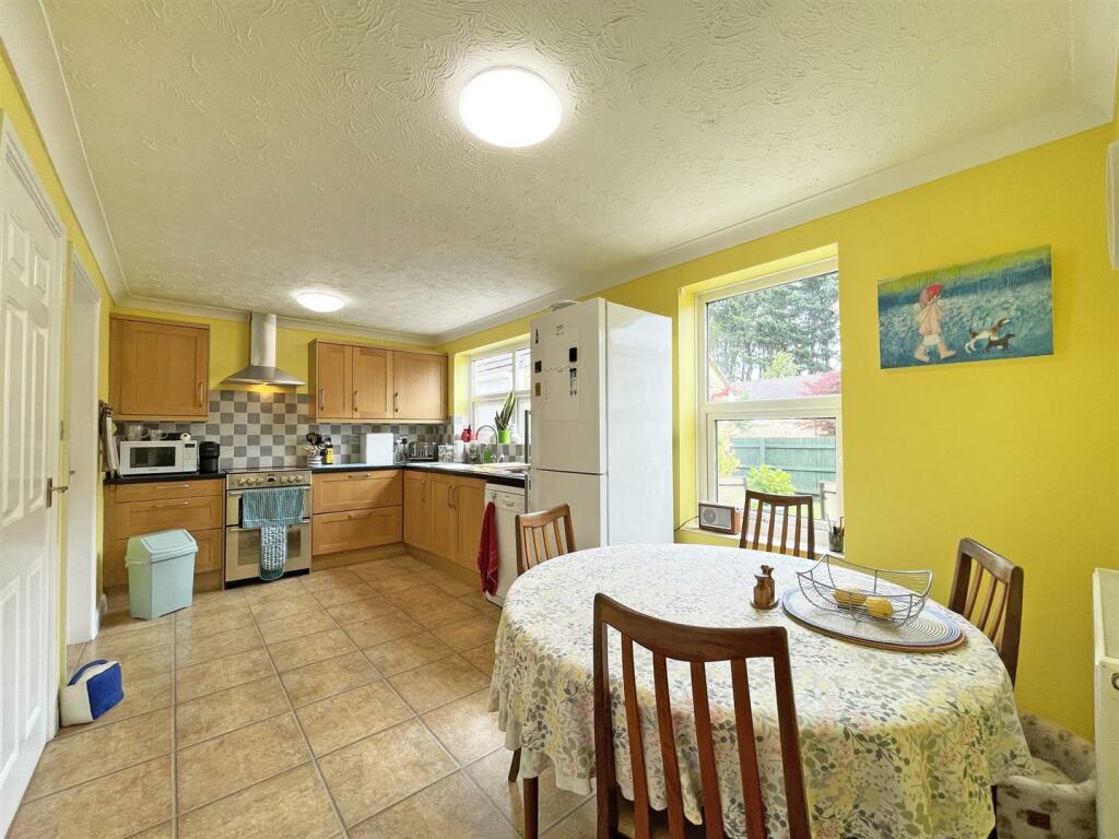 Warspite Gardens 10 - Kitchen FP.jpg
