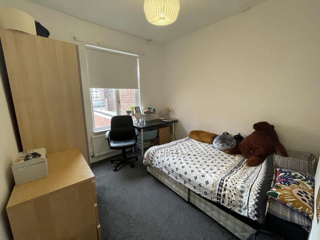 5dr.room3.jpg