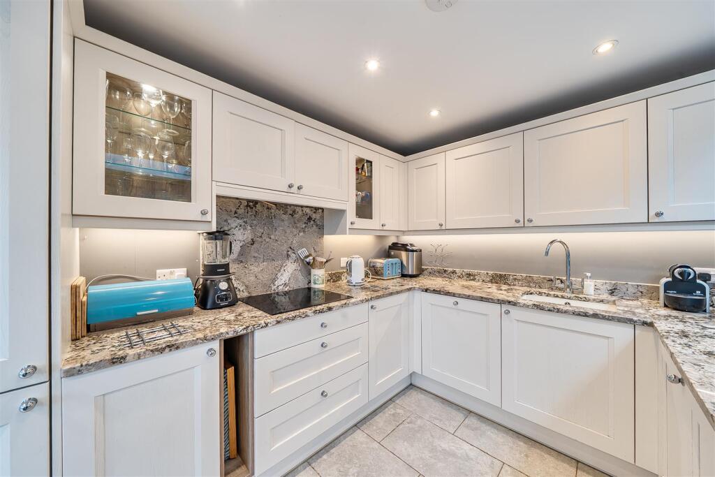 New Road - Kitchen (2).jpg