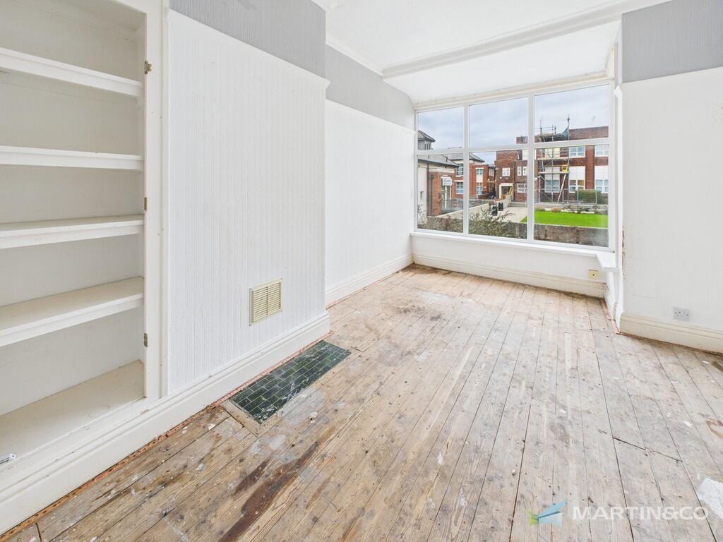 CAM02318G0-PR0560...