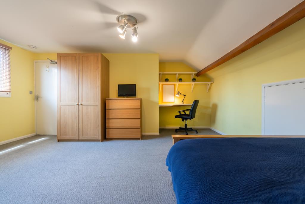 17 York Road - bedroom